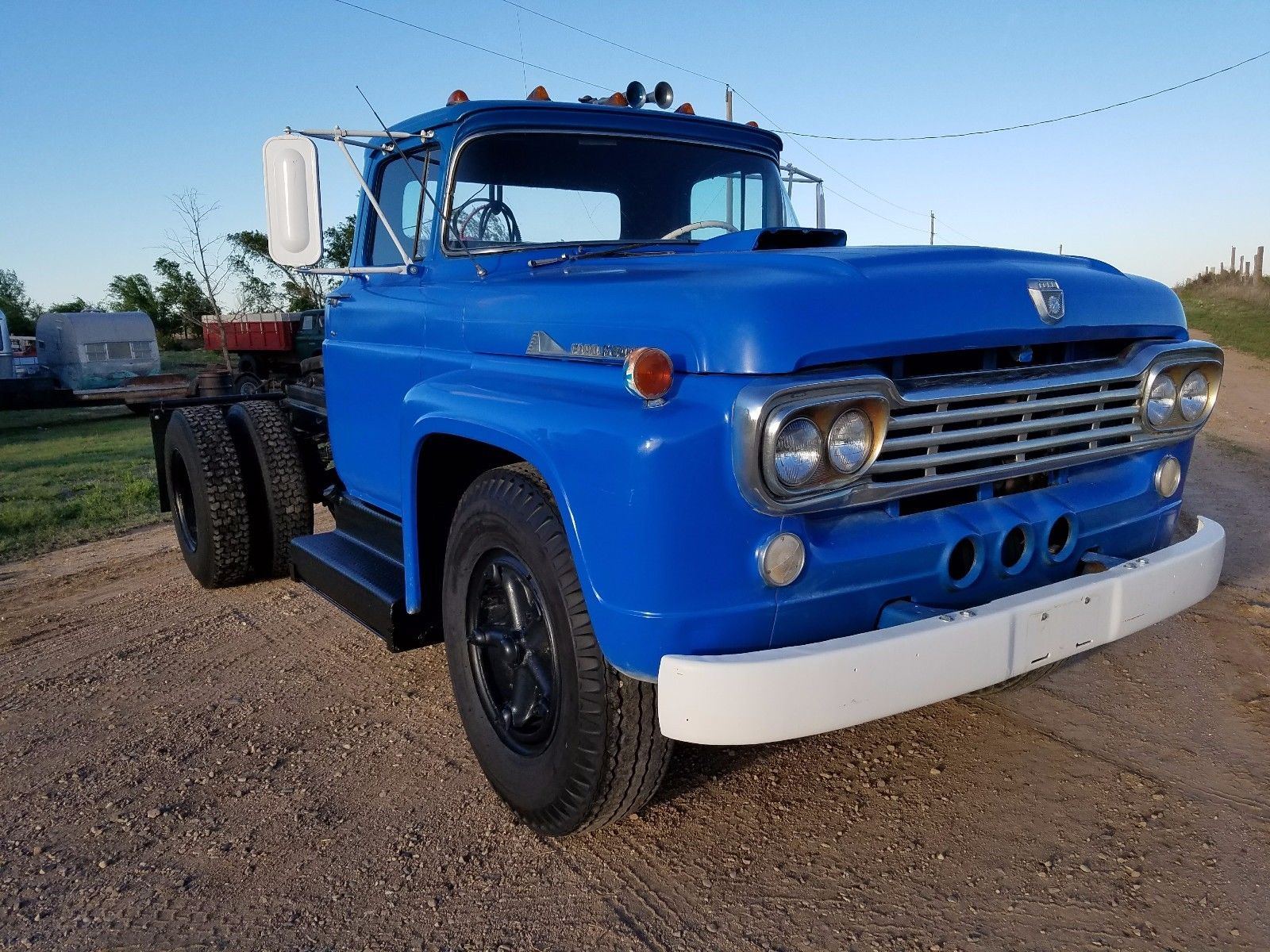 Reliable hauler 1959 Ford F 800 Super DUTY vintage truck for sale