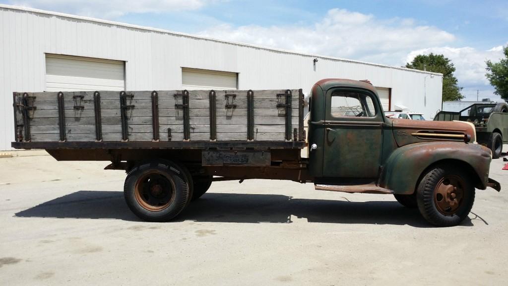 1946 Ford 1 1/2 Ton Grain truck