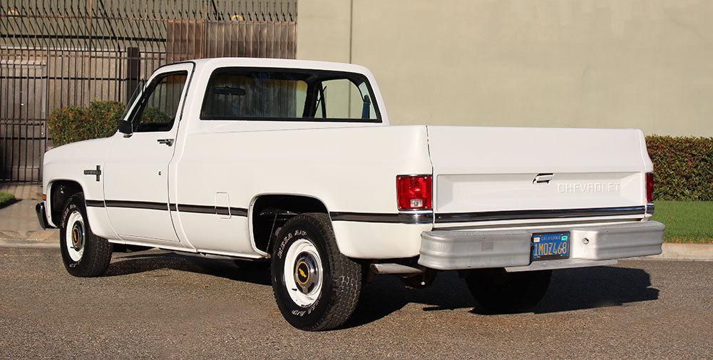 Almost flawless 1984 Chevrolet C 10 Custom Deluxe / Scottsdale / Silverado vintage