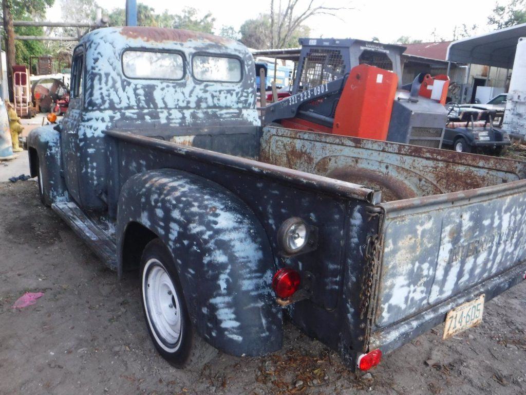 solid 1954 International Harvester Vinatge Pantina