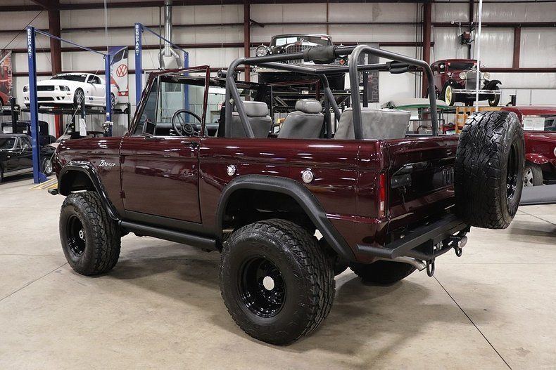 well modified 1971 Ford Bronco vintage