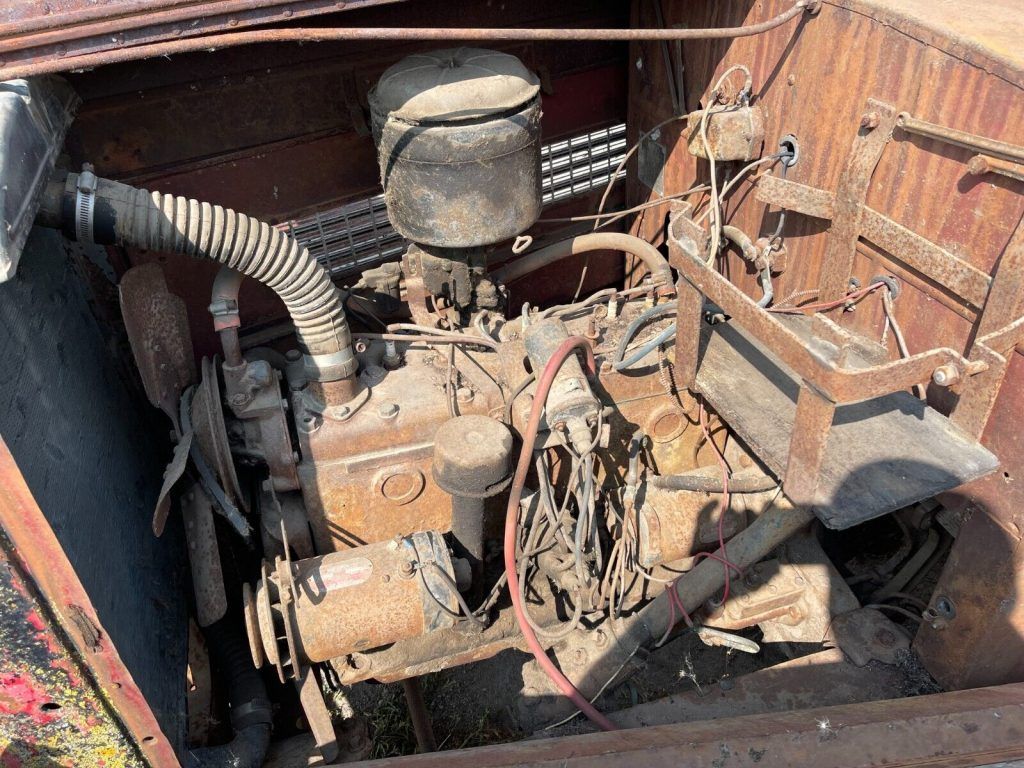1934 Diamond T vintage truck [needs restoration]