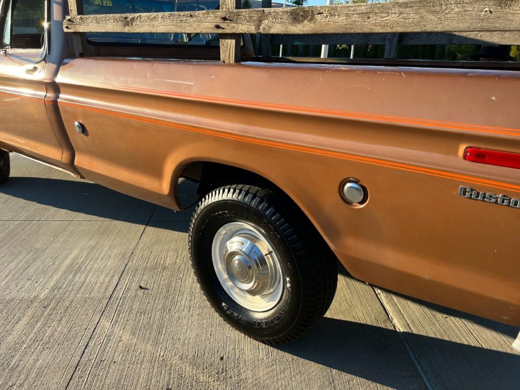 1975 Ford F-250 vintage [repaired and upgraded]