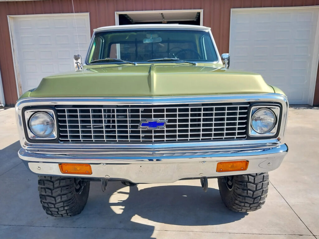 1970 Chevrolet Shortwide 4X4 vintage truck [factory color]