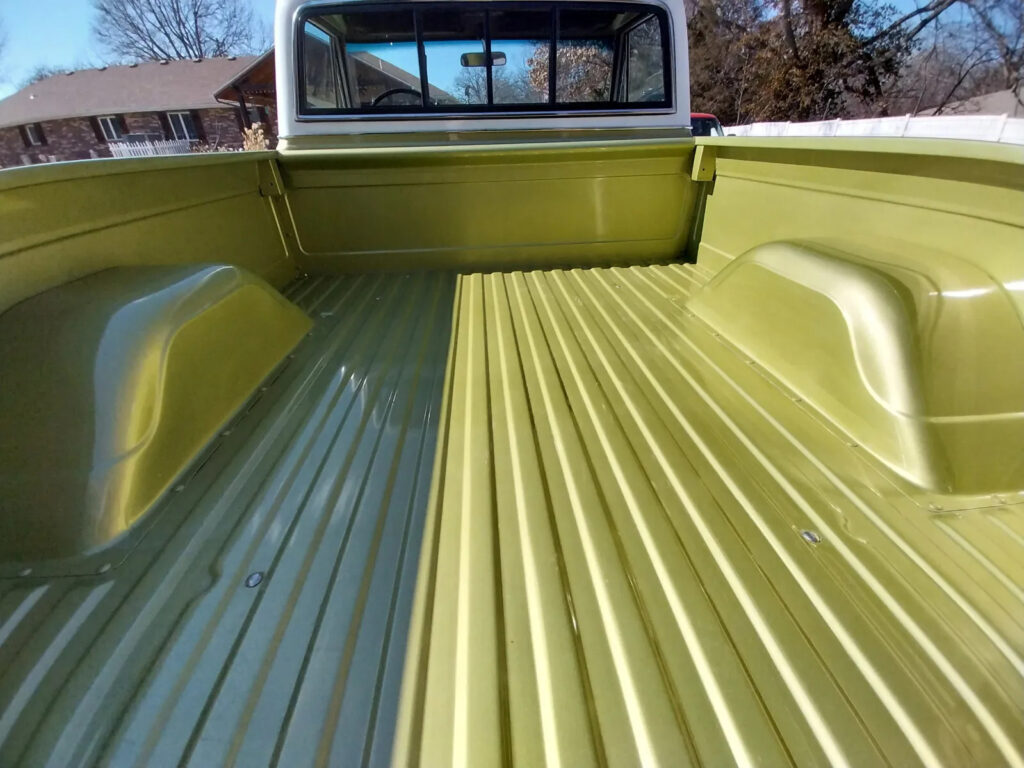 1970 Chevrolet Shortwide 4X4 vintage truck [factory color]